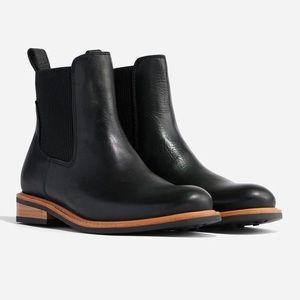 NISOLO black Carmen Chelsea boots- NEW with BOX size 8